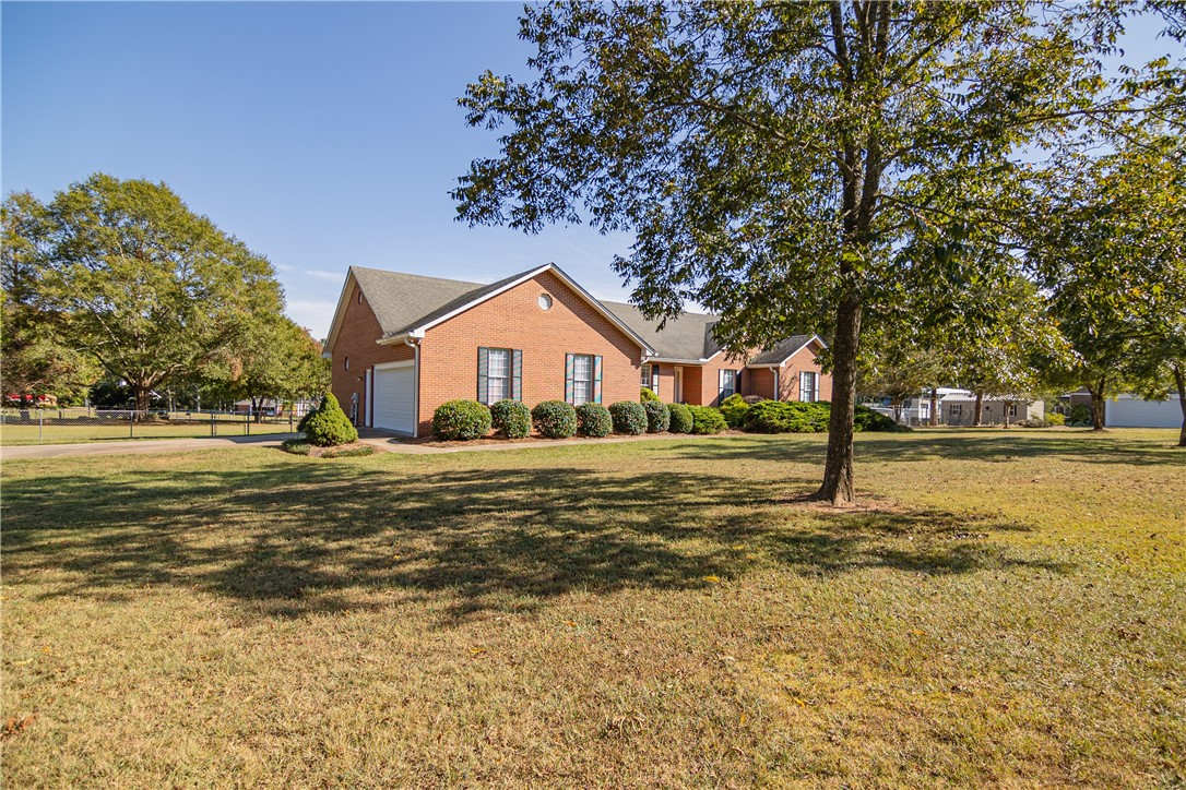 1208 Concord Road Anderson, SC 29621 - Photo 6 of 39