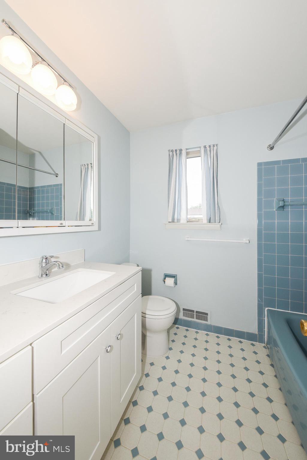 727 Stratford Road Warminster, PA 18974 - Photo 27 of 33 Gallery Image 27