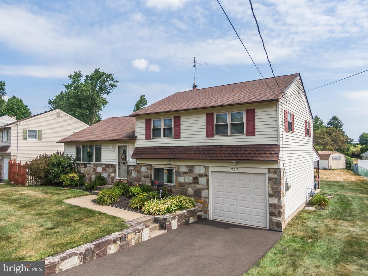 727 Stratford Road Warminster, PA 18974 - Photo 4 of 33 Gallery Image 4