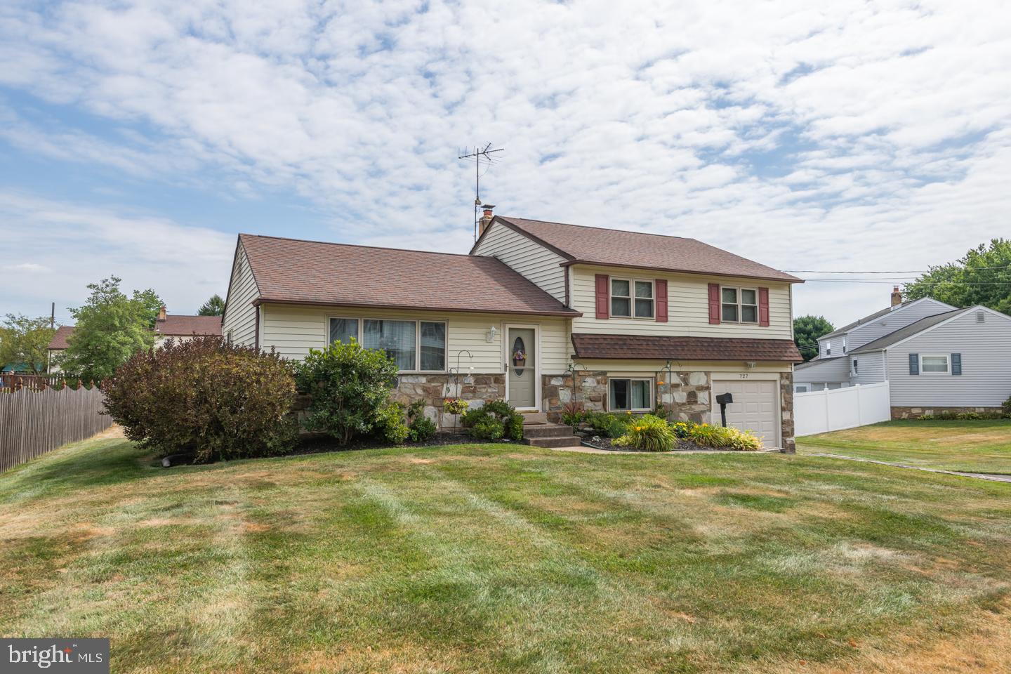 727 Stratford Road Warminster, PA 18974 - Photo 5 of 33 Gallery Image 5