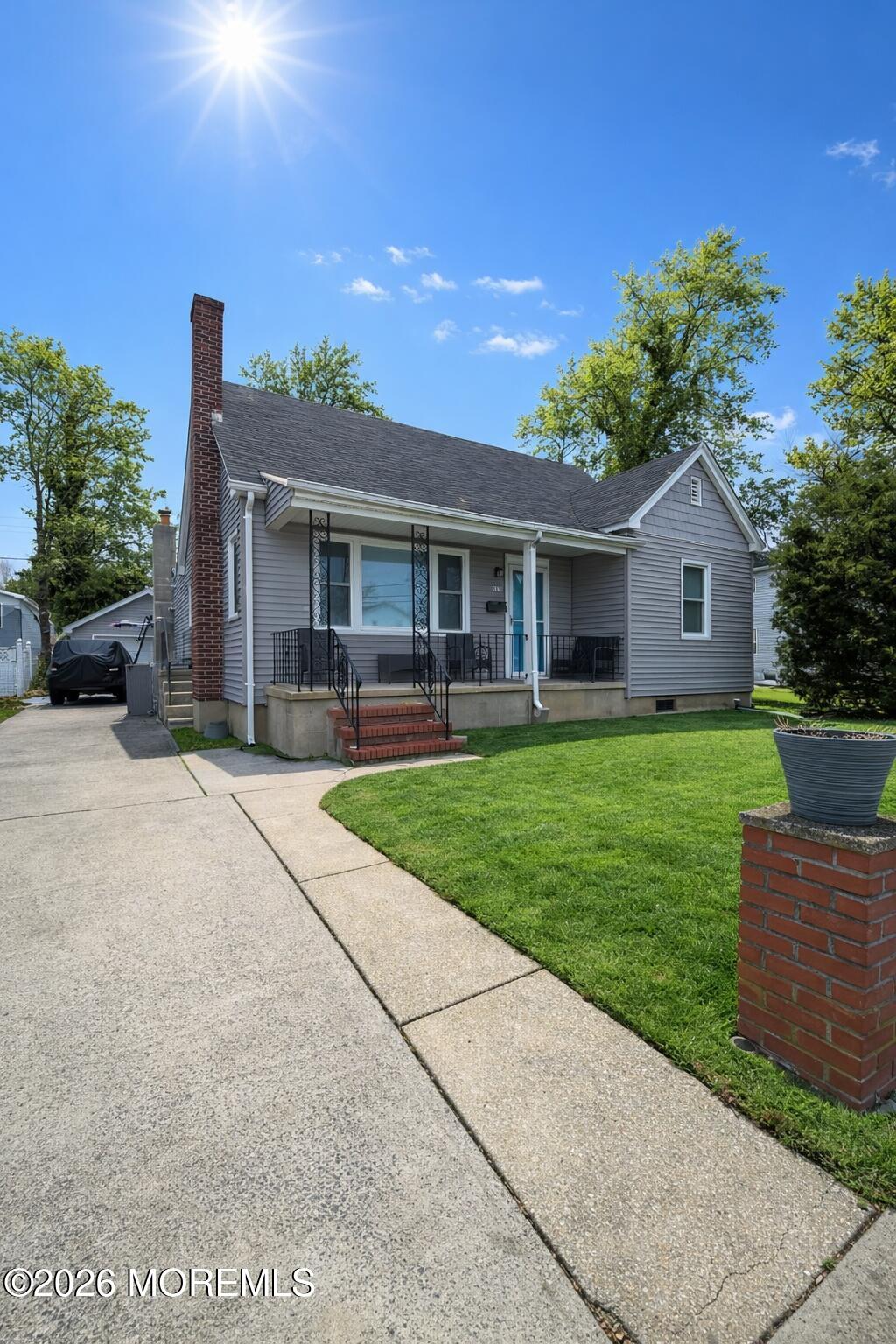 17 Wyckoff Street Deal, NJ 07723 - Photo 1 of 12 C1AEB91E-6CE6-47B3-8239-7A77E4D39DE3