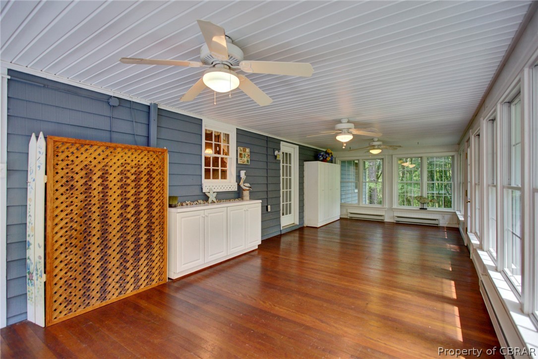 198 Edgewater Road Saluda, VA 23149 - Photo 21 of 31 Sun Room