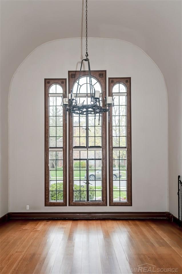 762 Bedford Road Grosse Pointe Park, MI 48230 - Photo 8 of 57