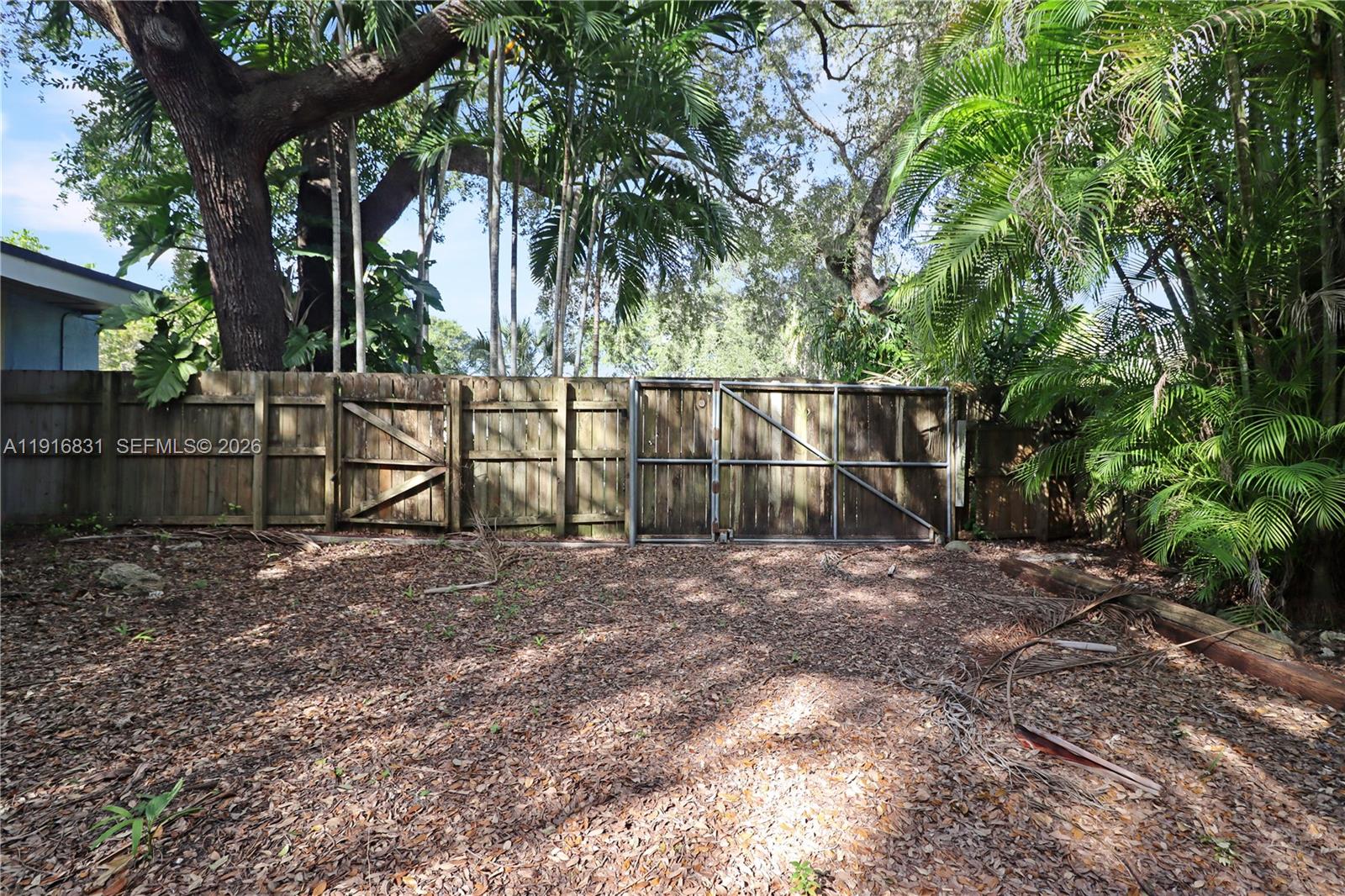 8030 Southwest 96th Street Miami, FL 33156 - Photo 33 of 38