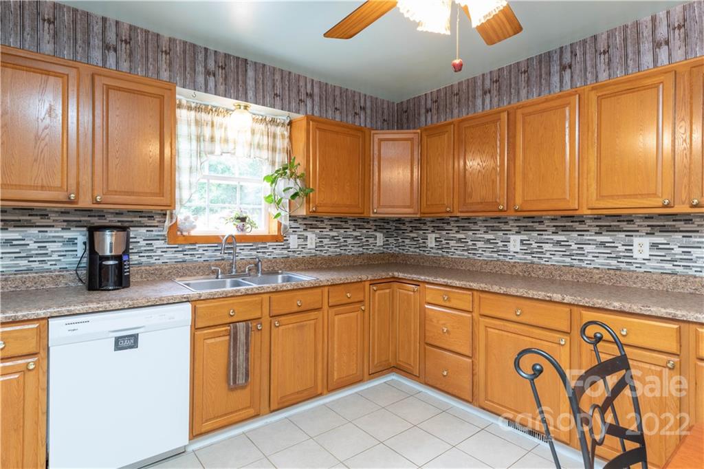 2579 McDaniel Road Chester, SC 29706 - Photo 7 of 39 Gallery Image 7
