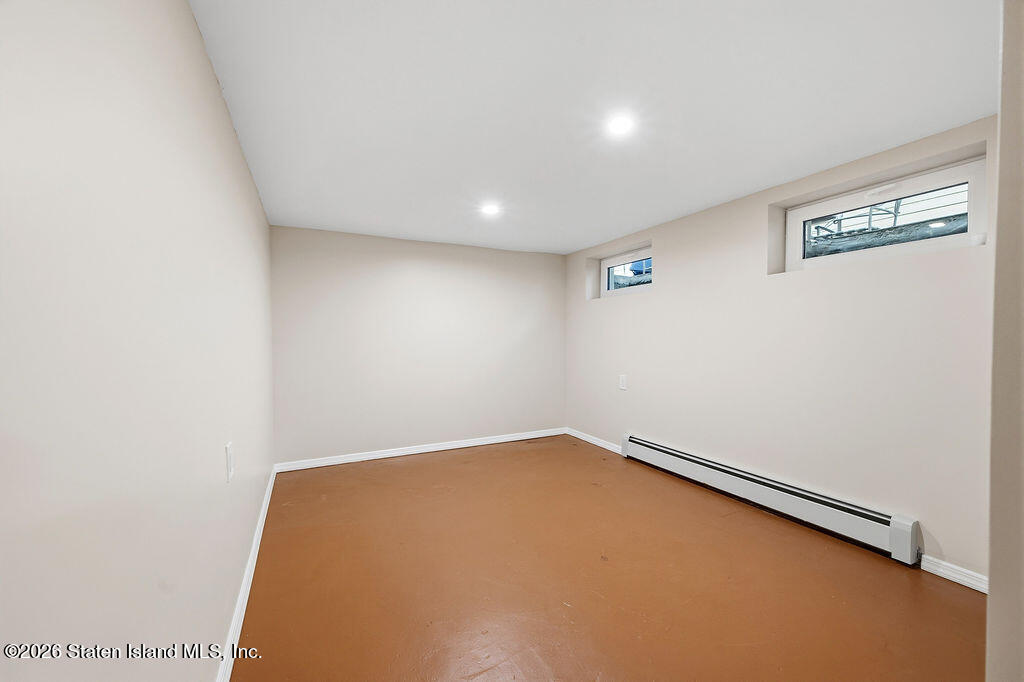 55 Wadsworth Road Staten Island, NY 10305 - Photo 36 of 47 55-wadsworth-rd-37