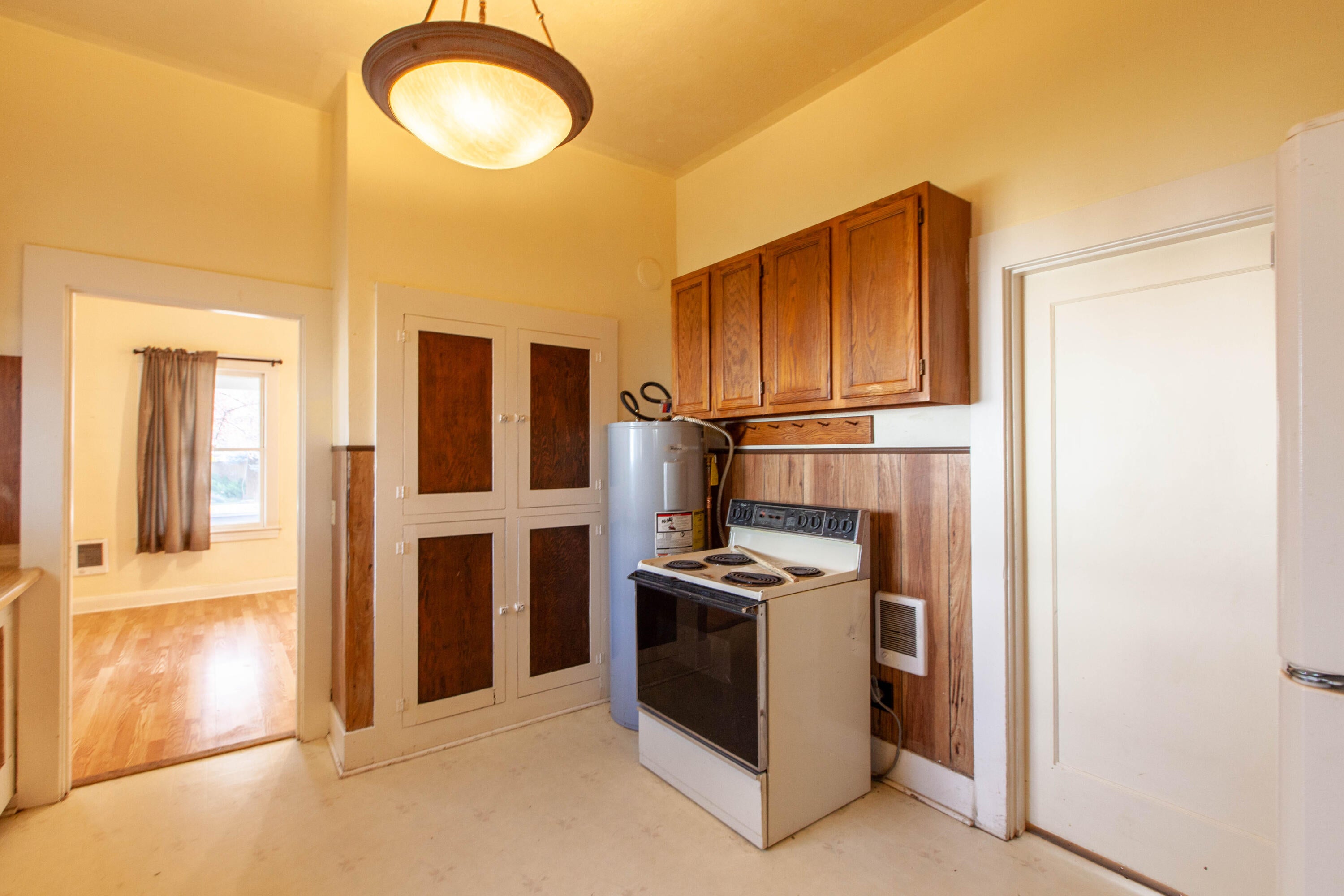 231 Southwest 9th Street Redmond, OR 97756 - Photo 20 of 30 20