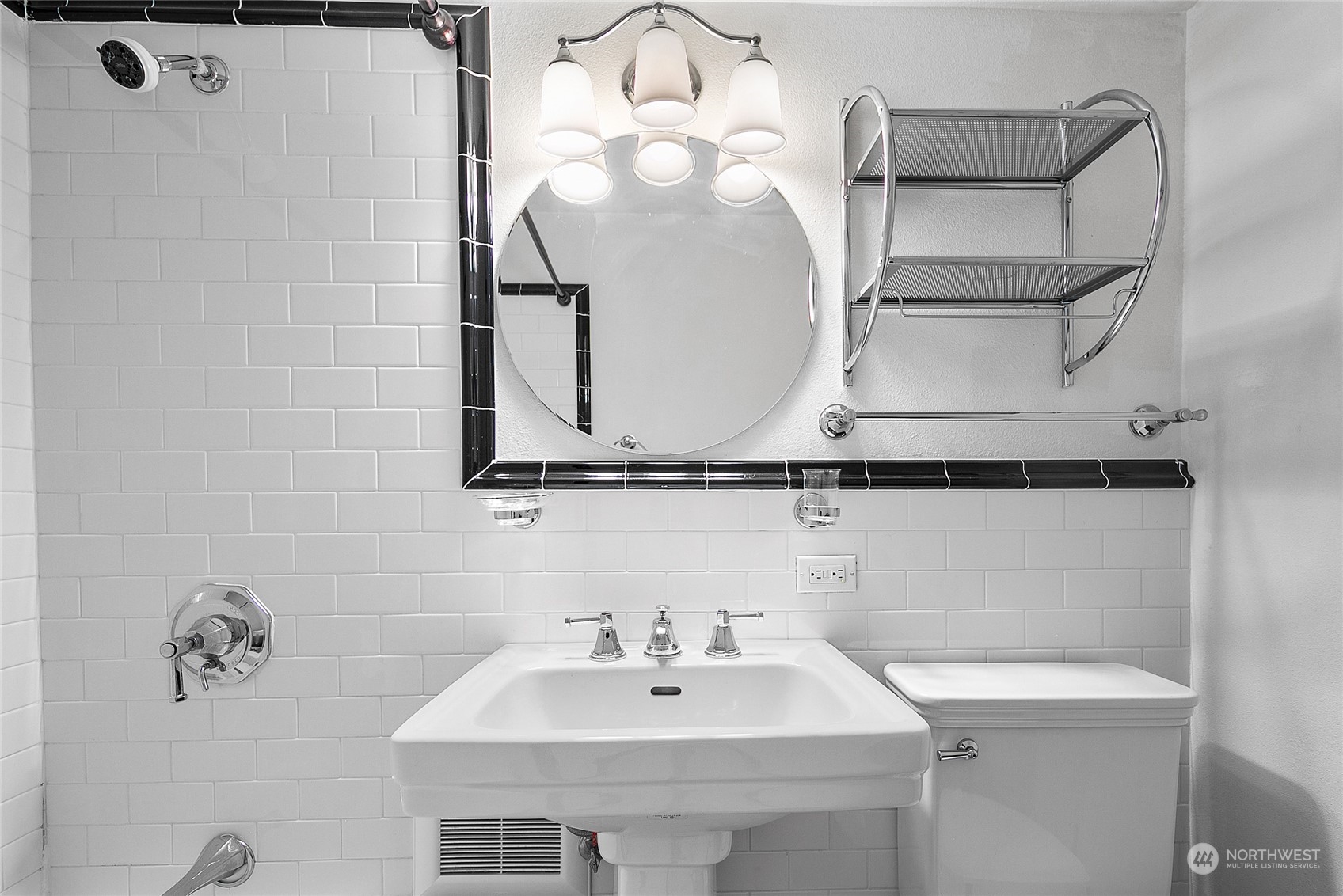 1105 Spring Street, Unit 911 Seattle, WA 98104 - Photo 14 of 28 Gallery Image 14