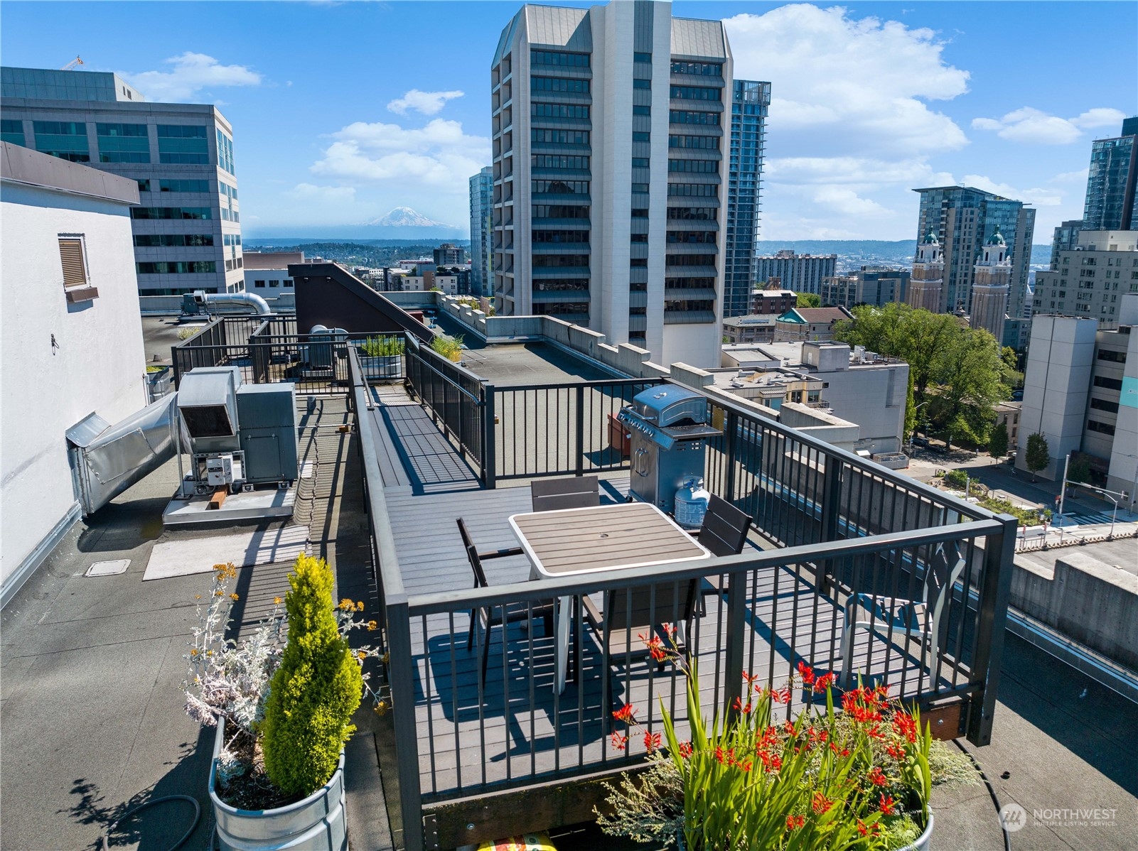 1105 Spring Street, Unit 911 Seattle, WA 98104 - Photo 17 of 28 Gallery Image 17