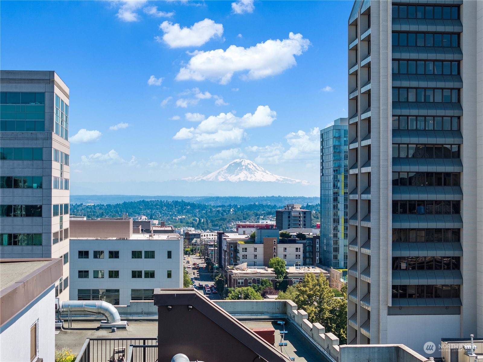 1105 Spring Street, Unit 911 Seattle, WA 98104 - Photo 23 of 28 Gallery Image 23