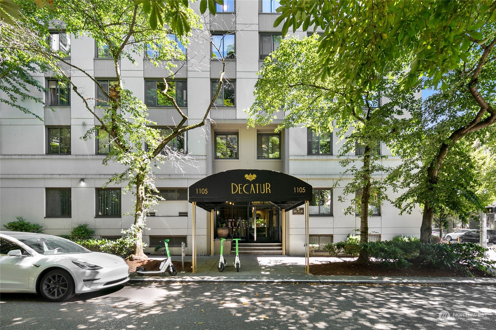 1105 Spring Street, Unit 911 Seattle, WA 98104 - Photo 28 of 28 Gallery Image 28