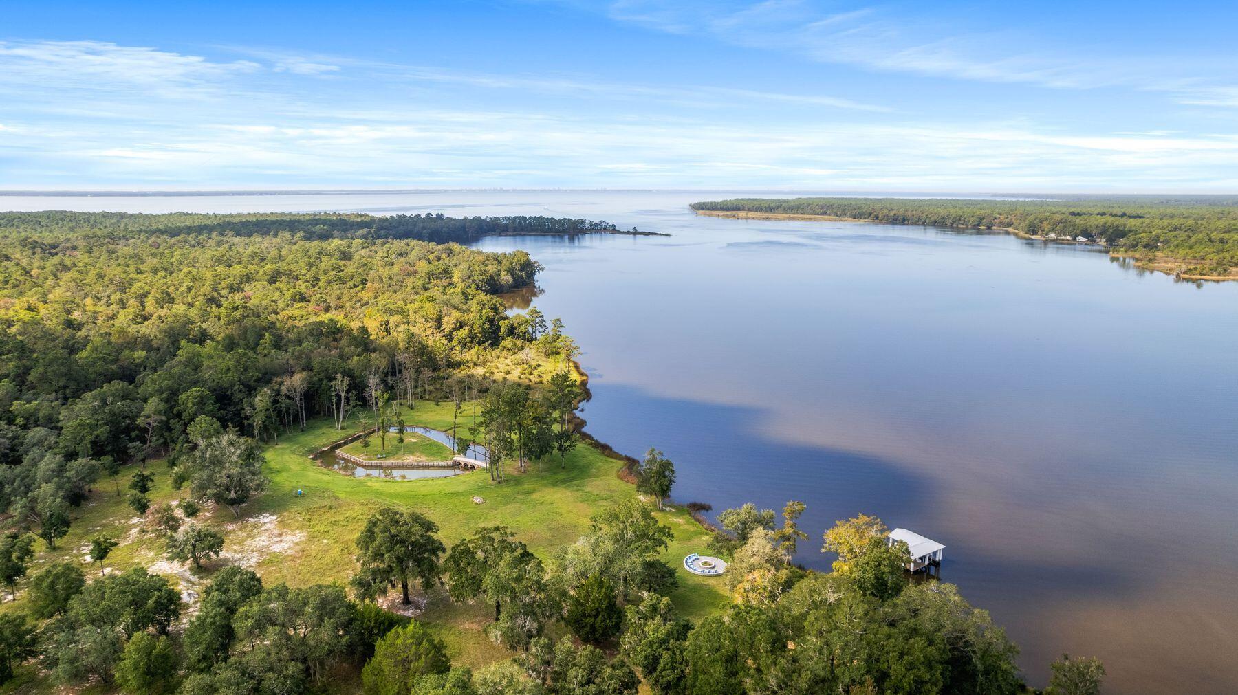 147 Dexton King Freeport, FL 32439 - Photo 4 of 23