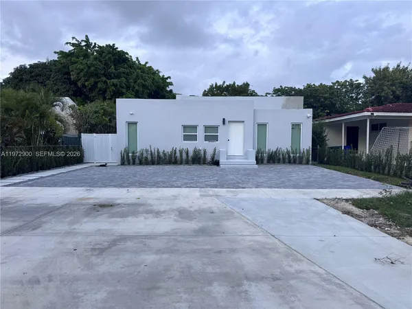 $1,800 | 2353 Southwest 11th Terrace, Unit 1 4, Miami, FL 33135