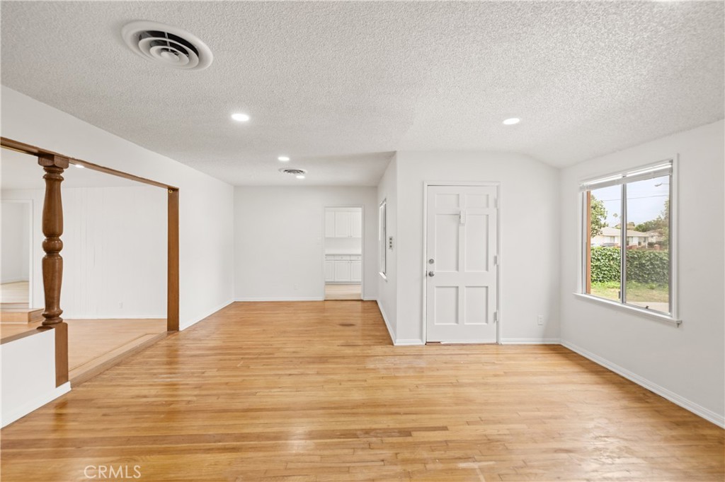 18418 Sylvan Street Reseda, CA 91335 - Photo 4 of 18