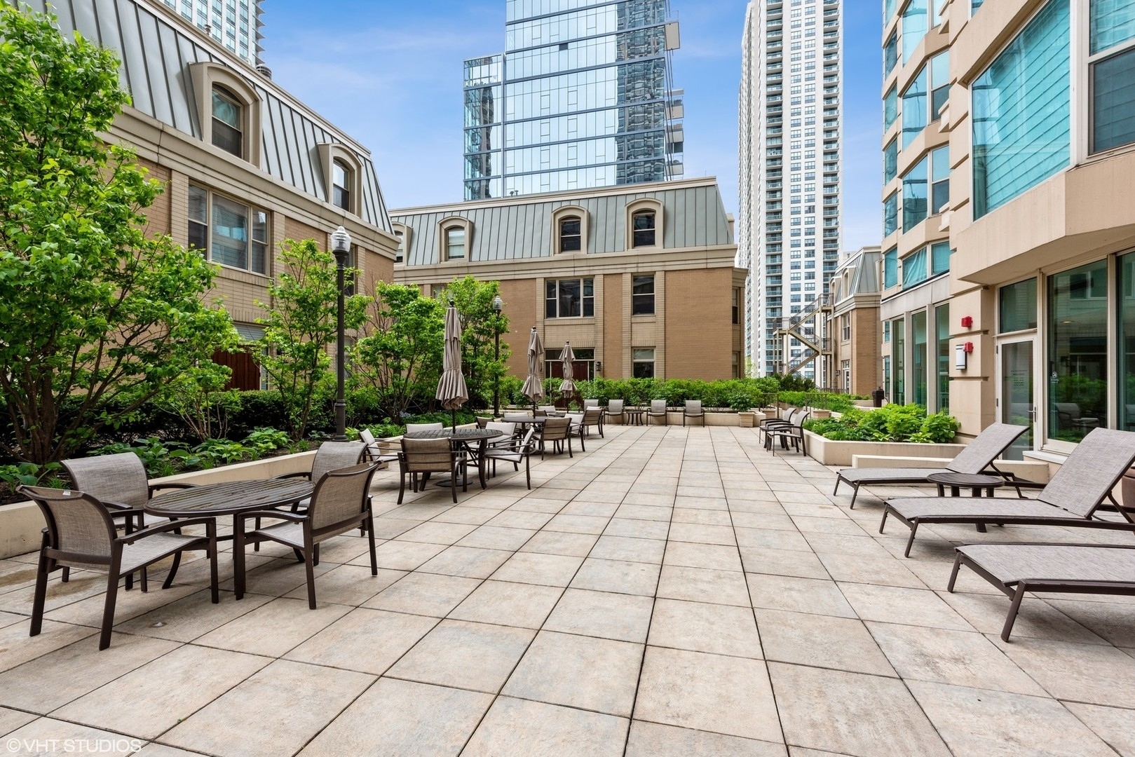 25 East Superior Street, Unit 2405 Chicago, IL 60611 - Photo 24 of 26 a view of a building and outdoor space