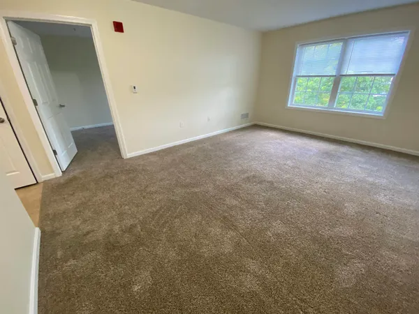 $1,807 | 50 Sentinel Court, Unit 205, Manchester, NH 03103