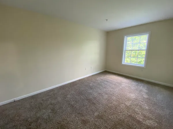 $1,807 | 50 Sentinel Court, Unit 205, Manchester, NH 03103