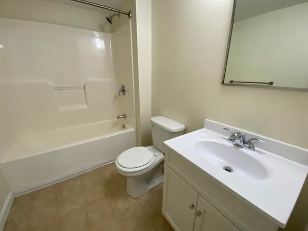 $1,807 | 50 Sentinel Court, Unit 205, Manchester, NH 03103