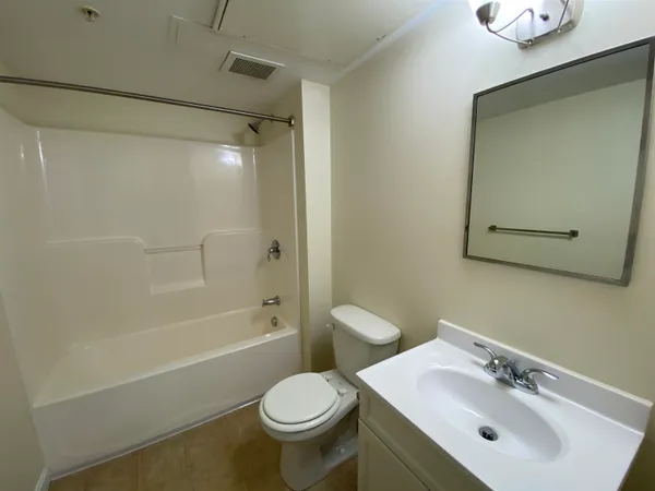 $1,807 | 50 Sentinel Court, Unit 205, Manchester, NH 03103