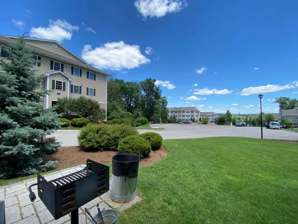 $1,807 | 50 Sentinel Court, Unit 205, Manchester, NH 03103