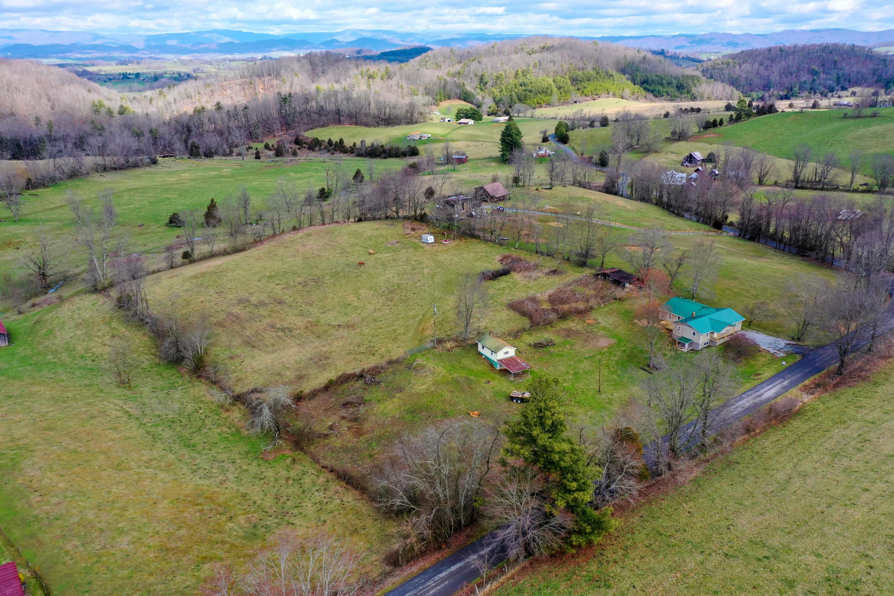 38407 Widener Valley Road Glade Spring, VA 24340 - Photo 31 of 33 DJI_0547-min