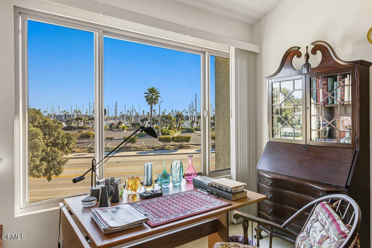 3330 Sunset Lane Oxnard, CA 93035 - Photo 17 of 29 a living room with furniture