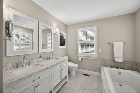 $2,699,000 | 8 Captains Walk, North Chatham, MA 02650