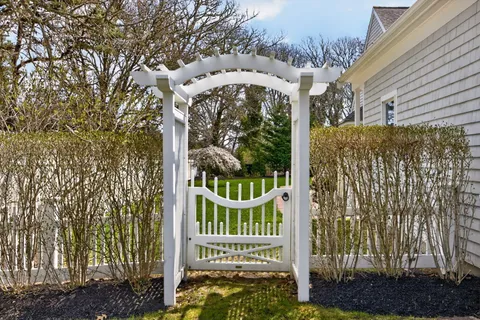$2,699,000 | 8 Captains Walk, North Chatham, MA 02650