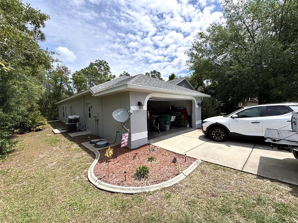 66 Lone Pine Street Homosassa, FL 34446 - Photo 3 of 31