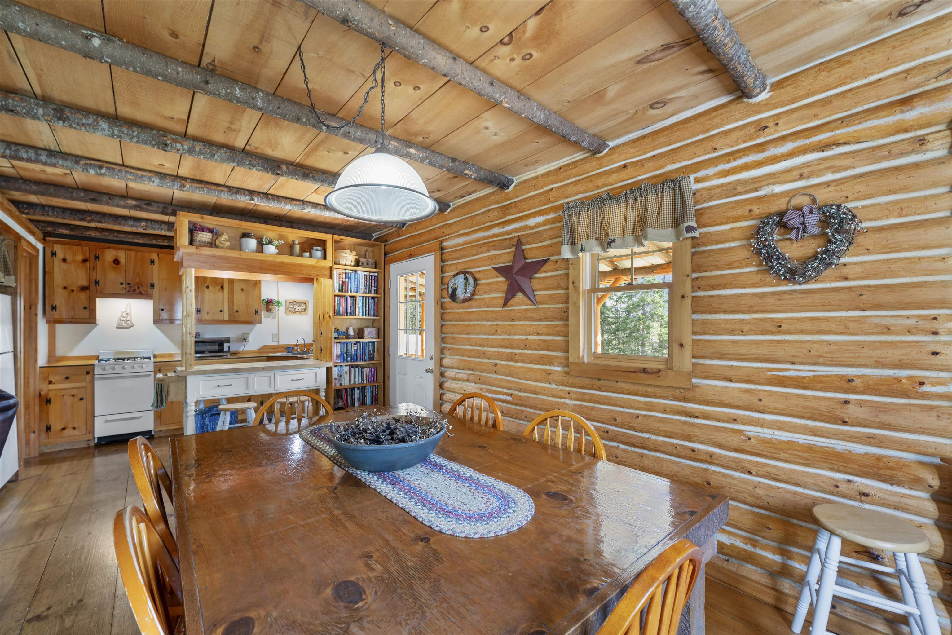 505 Hill Road Pittsburg, NH 03592 - Photo 9 of 49