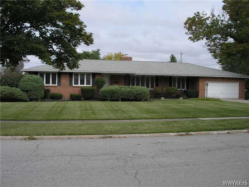 50 East Maplemere Road Amherst, NY 14221 - Photo 1 of 1 Exterior Front