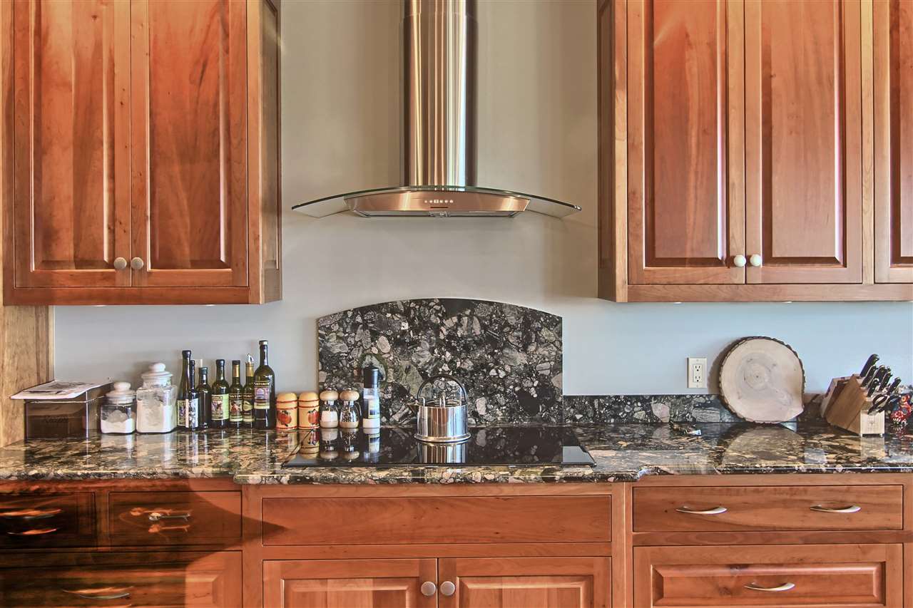 2916 Neahtawanta Road Traverse City, MI 49686 - Photo 15 of 75 1831431-14.JPG
