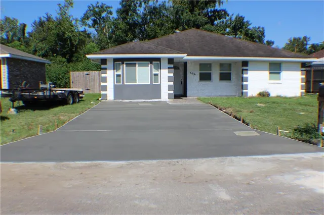 $209,500 | 644 Camelia Avenue, Laplace, LA 70068