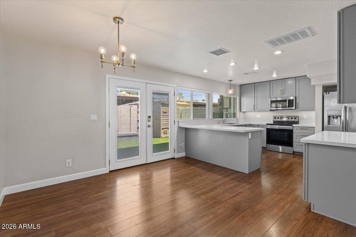 4233 North Miller Road Scottsdale, AZ 85251 - Photo 6 of 42