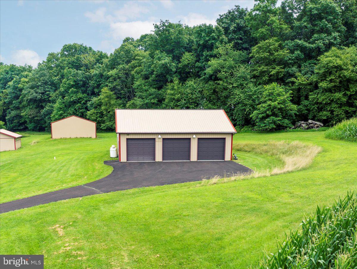 109 Conrad Road Fleetwood, PA 19522 - Photo 9 of 57 Gallery Image 9