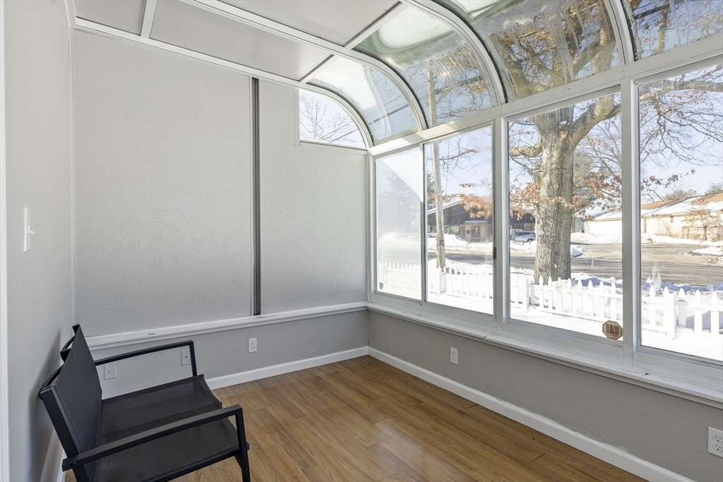 4 Seneca Street Springfield, MA 01151 - Photo 15 of 27