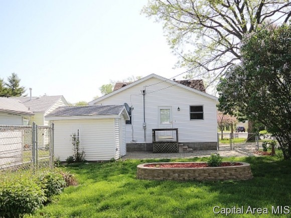 2339 South 14th Street Springfield, IL 62703 - Photo 3 of 21