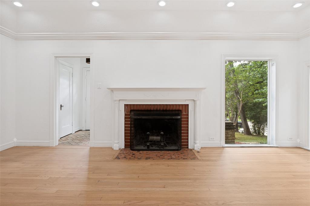 702 North Hampton Road Dallas, TX 75208 - Photo 11 of 35