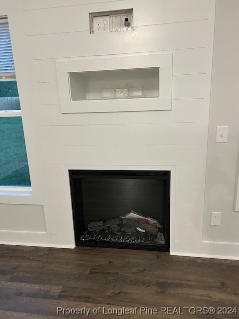 1113 Dean Road St. Pauls, NC 28384 - Photo 9 of 29 a living room with a fireplace