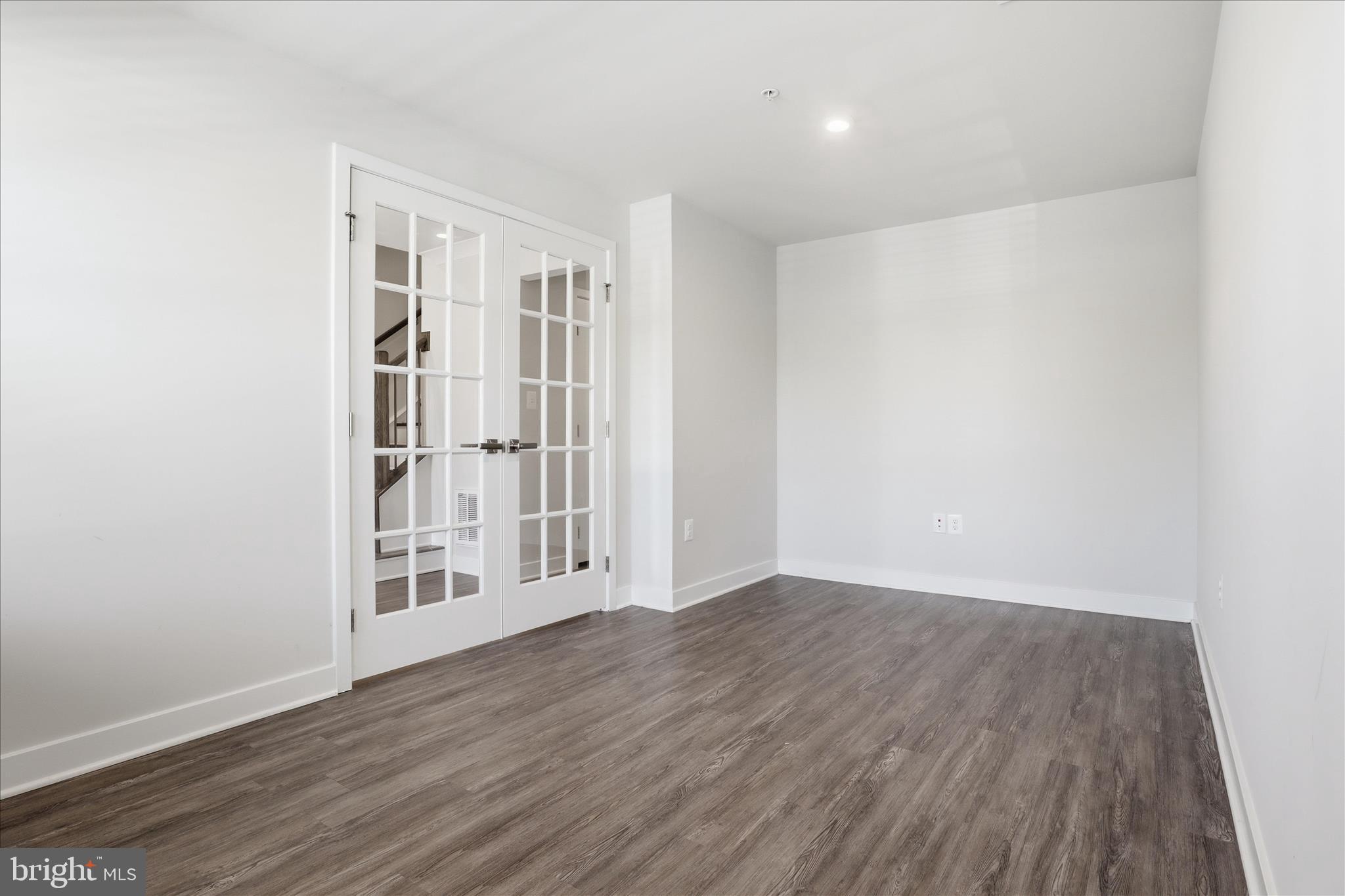 4702 Towne Park Road Suitland, MD 20746 - Photo 7 of 46