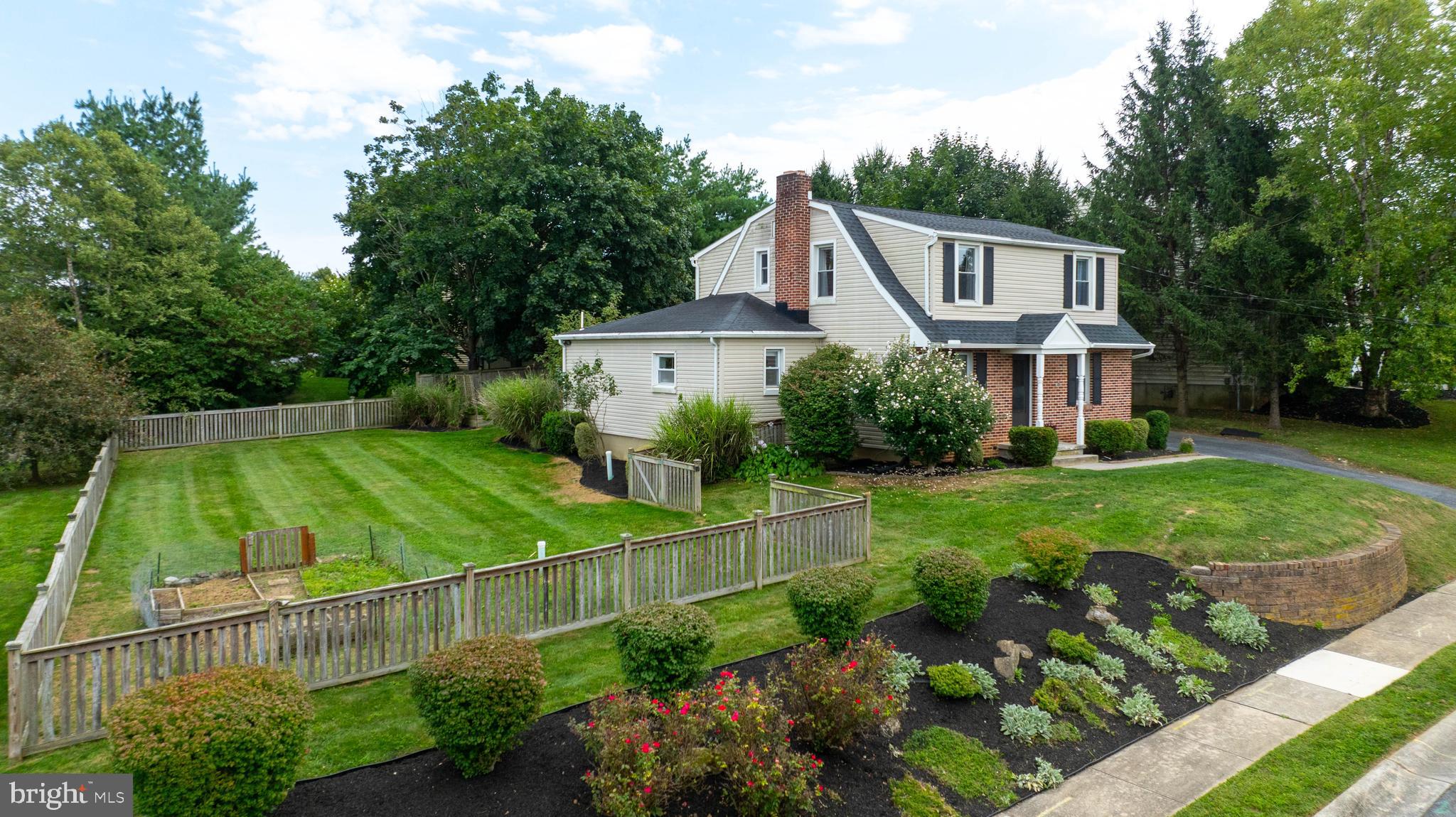 2721 Kreider Road Lititz, PA 17543 - Photo 2 of 23