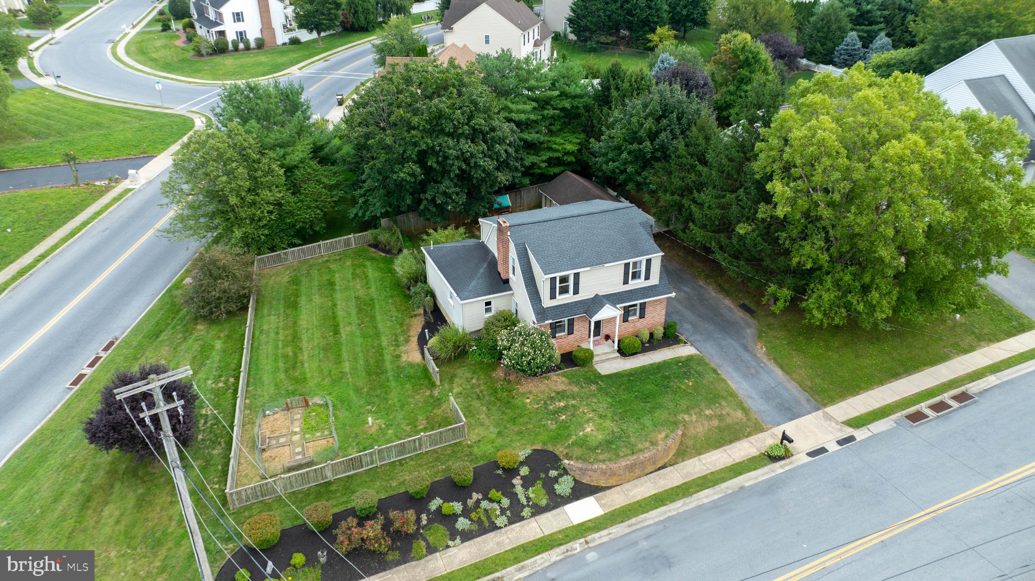 2721 Kreider Road Lititz, PA 17543 - Photo 3 of 23