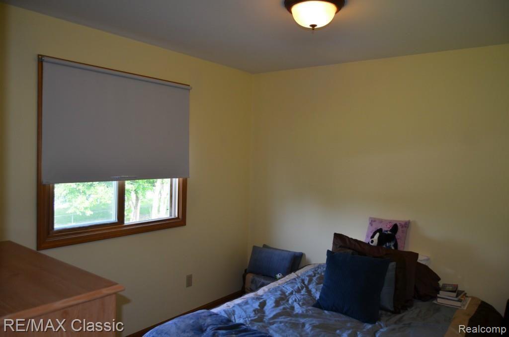 2676 Longview Avenue Rochester, MI 48307 - Photo 7 of 11 12.jpg