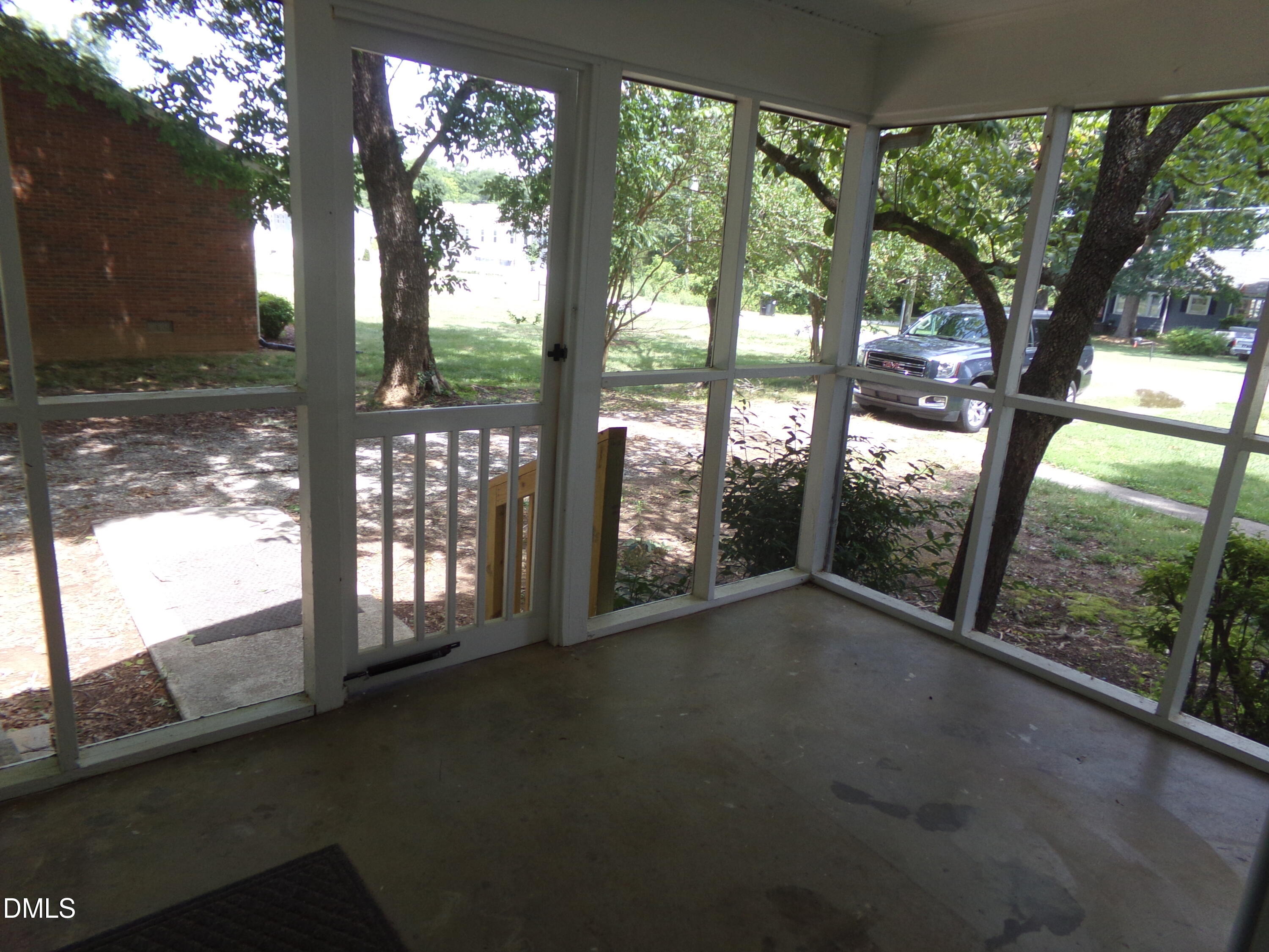 511 Cheeks Lane Graham, NC 27253 - Photo 4 of 16
