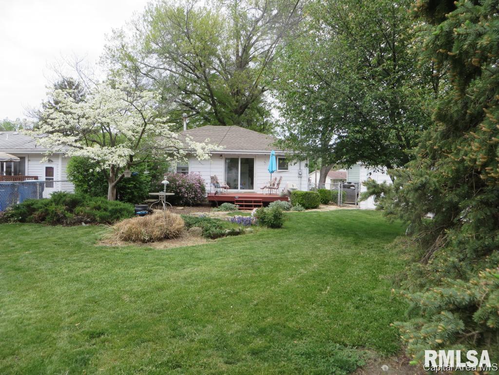 12 Midland Court Springfield, IL 62702 - Photo 3 of 18