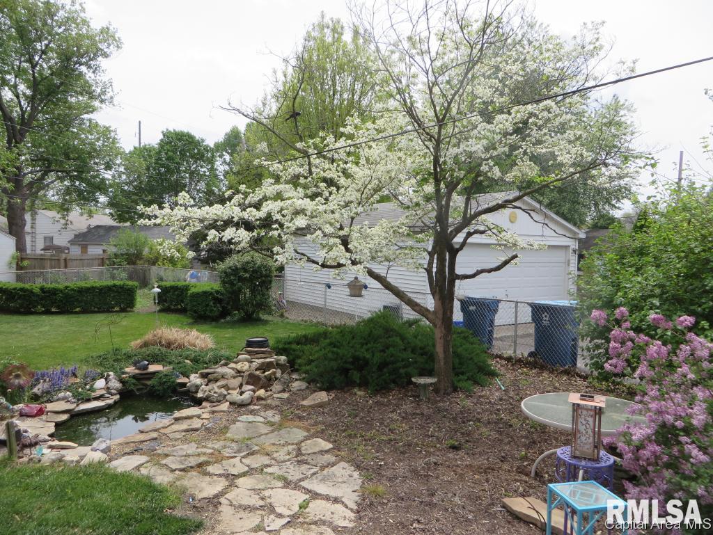 12 Midland Court Springfield, IL 62702 - Photo 5 of 18