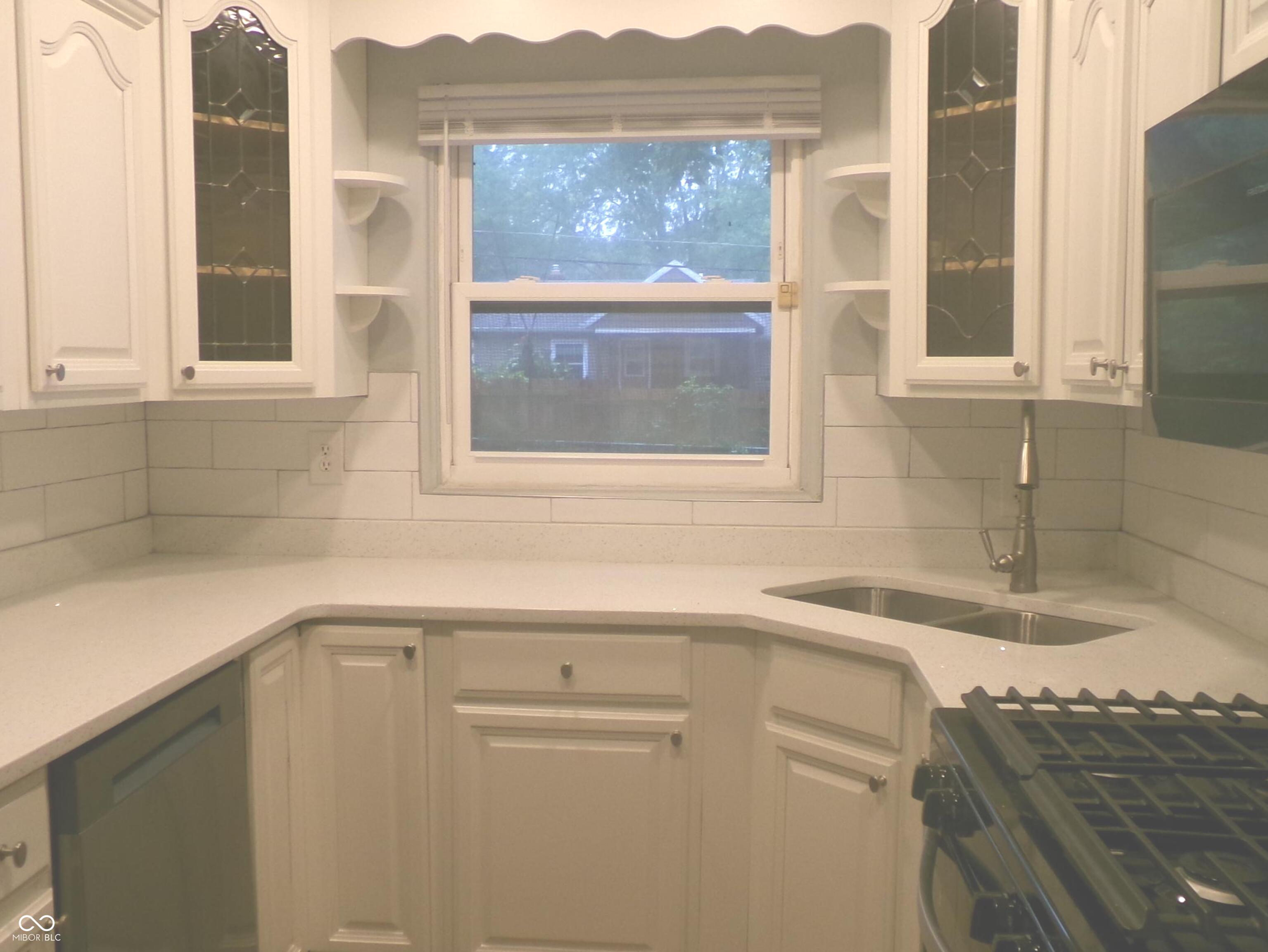 6322 Douglas Road Indianapolis, IN 46220 - Photo 10 of 28