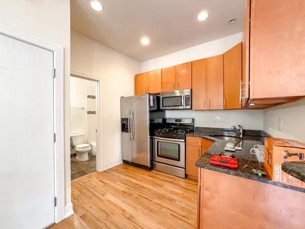 $3,175 | 2835 North Damen Avenue, Unit 1R, Chicago, IL 60618