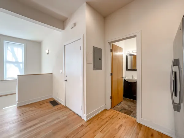 $3,175 | 2835 North Damen Avenue, Unit 1R, Chicago, IL 60618
