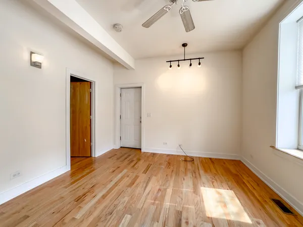 $3,175 | 2835 North Damen Avenue, Unit 1R, Chicago, IL 60618